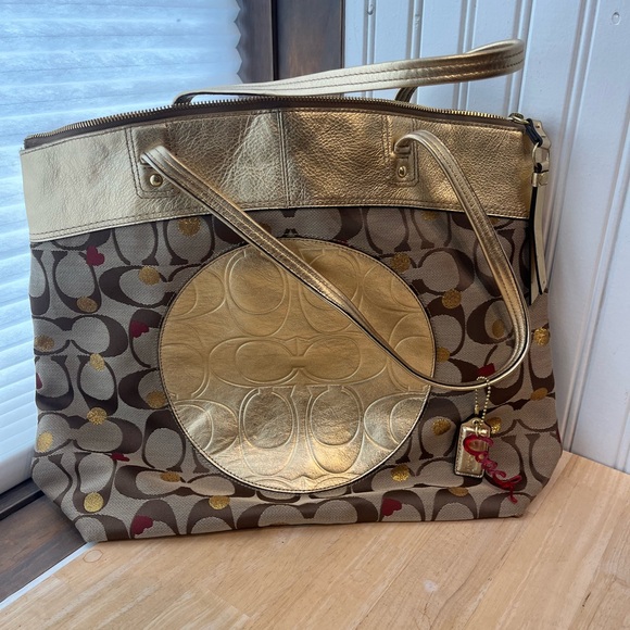 Coach Laura Admirer Multi Gold Jacquard Signature Hearts & Dots Tote Bag - Picture 1 of 2